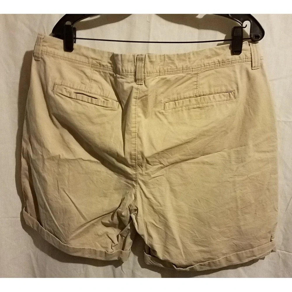 Old Navy Vintage Shorts Womens Size 16 khaki Chino 7" inseam RN#54023 - Picture 4 of 4